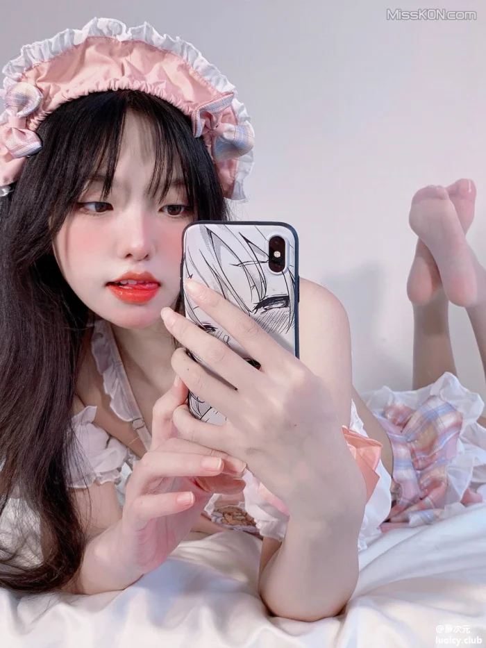 Coser@你的真真u: 极品福利姬白虎萝莉合集 (443 photos + 47 videos)
