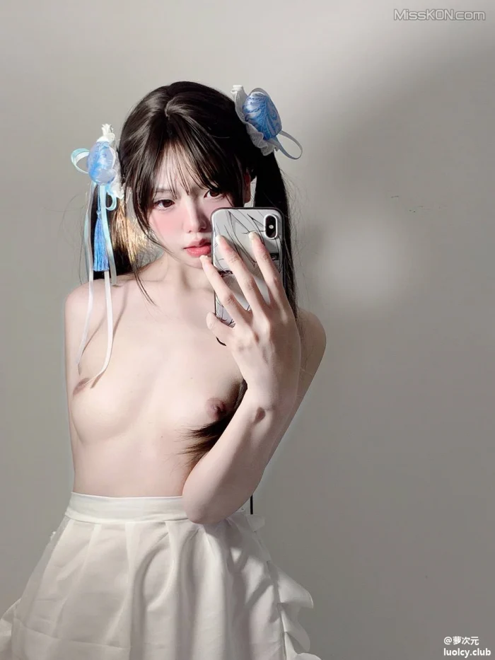 Coser@你的真真u: 极品福利姬白虎萝莉合集 (443 photos + 47 videos) – Page 2
