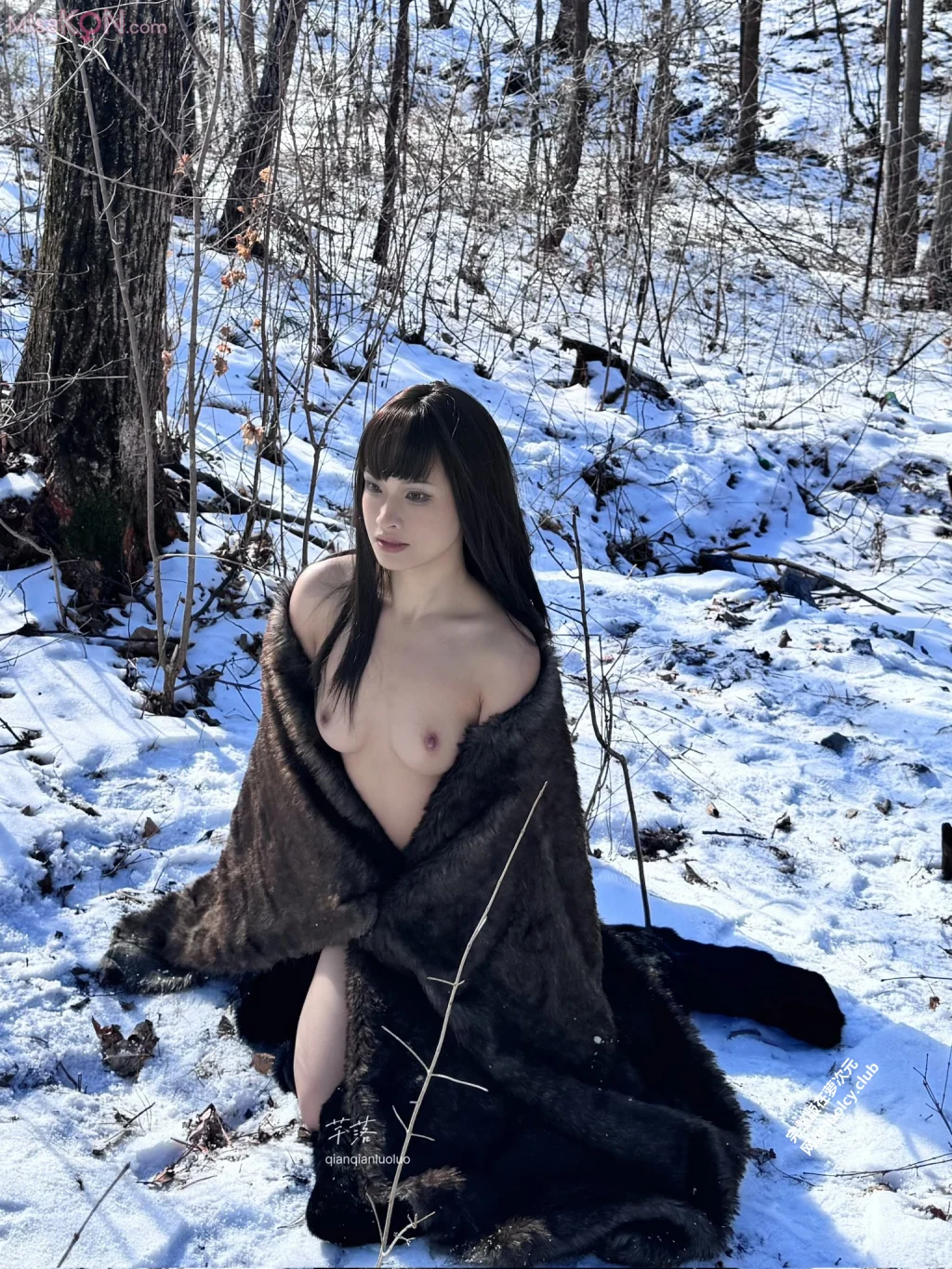 [OtherXXX] qianqianluoluo(芊落LUO): 酥胸白虎嫩模福利姬订阅 (256 photos + 36 videos)