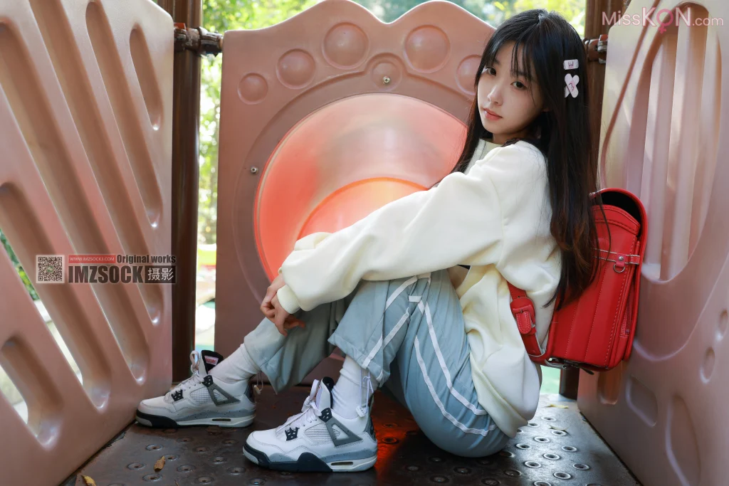[MZSOCK爱美足] No.369: 江诗月 (98 photos + 1 video)
