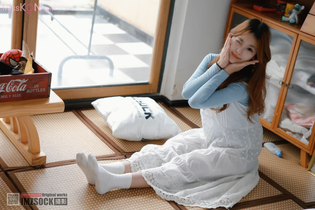 [MZSOCK爱美足] No.370: 小琪 (120 photos + 1 video)