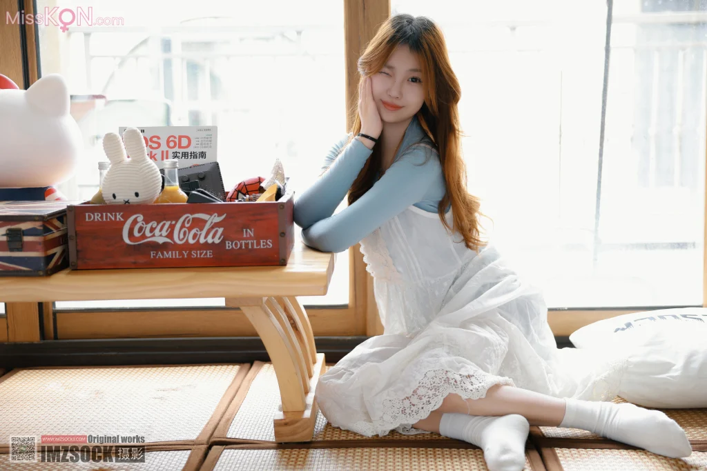 [MZSOCK爱美足] No.370: 小琪 (120 photos + 1 video)