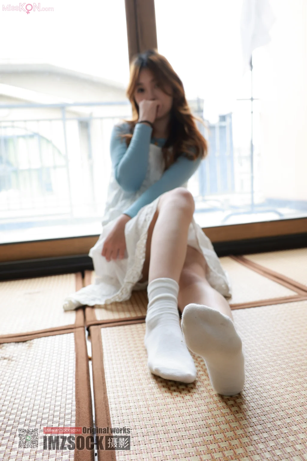 [MZSOCK爱美足] No.370: 小琪 (120 photos + 1 video)