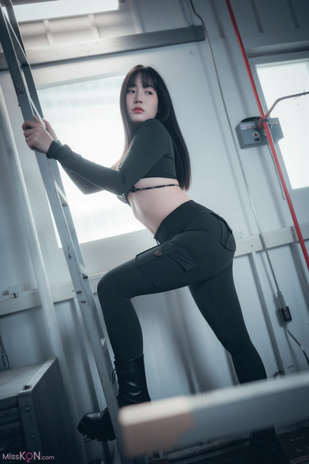 [AI Enhanced] DJAWA Photo: Pia (피아) – Loose and Tight Combat Green & Camo (76 photos)