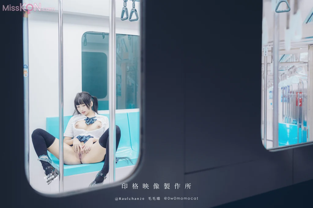 Coser@慕慕Momo: 電車通學少女 (8K ver) (64 photos + 1 video) – Page 2