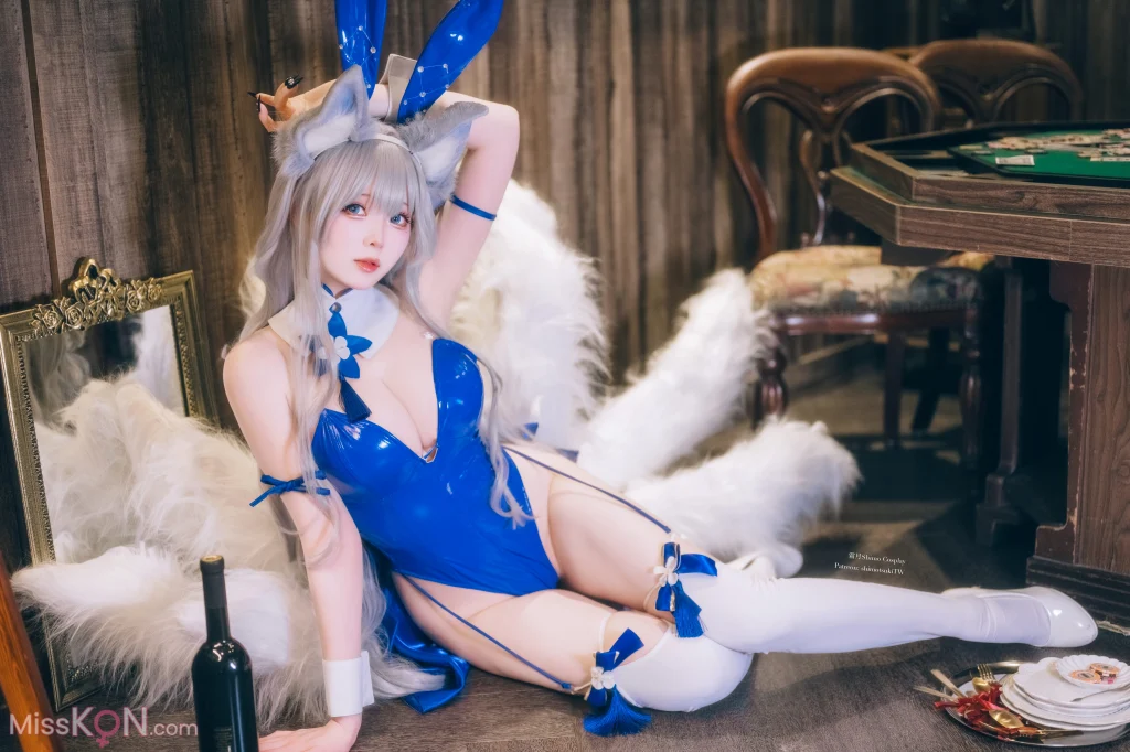 Coser@霜月shimo: Bunny Shinano (20 photos)