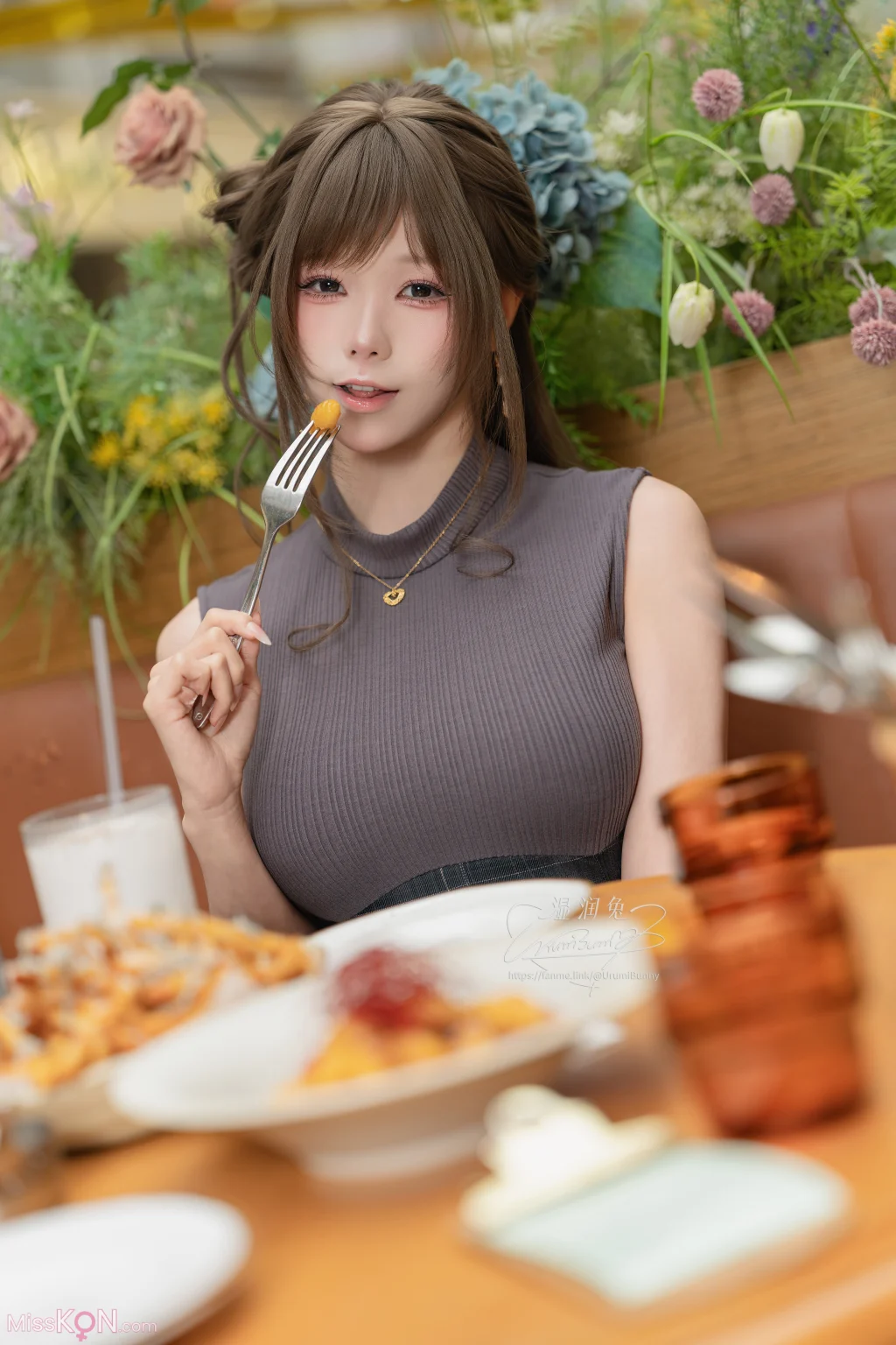 Coser@黏黏团子兔: 2026年05月作品 网友的一日约会 (120 photos + 3 videos)