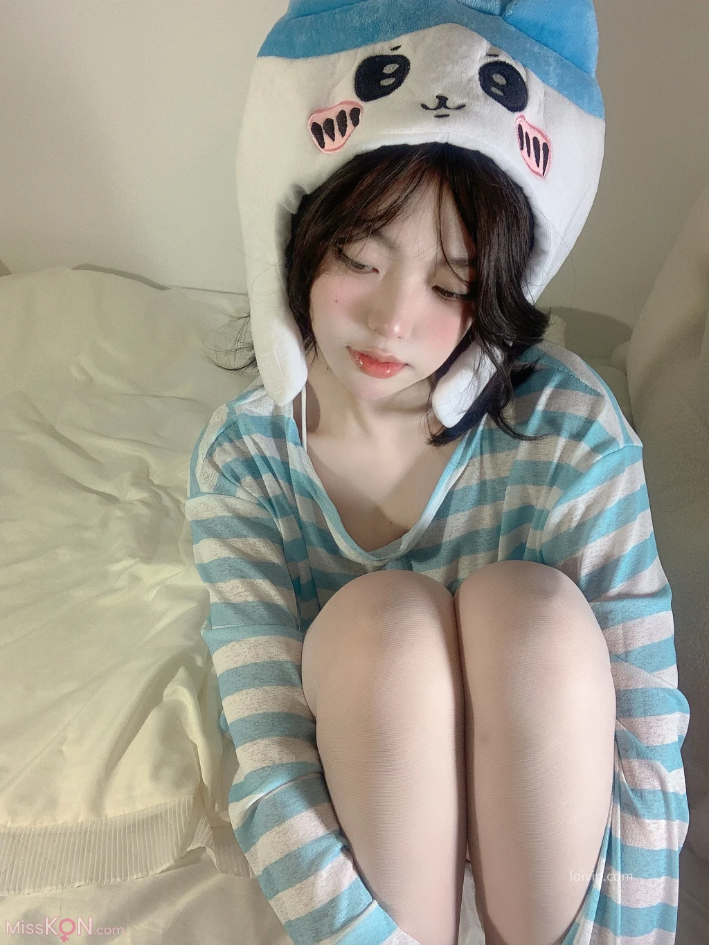 Coser@你的真真u: 居家女友 (99 photos + 1 video)