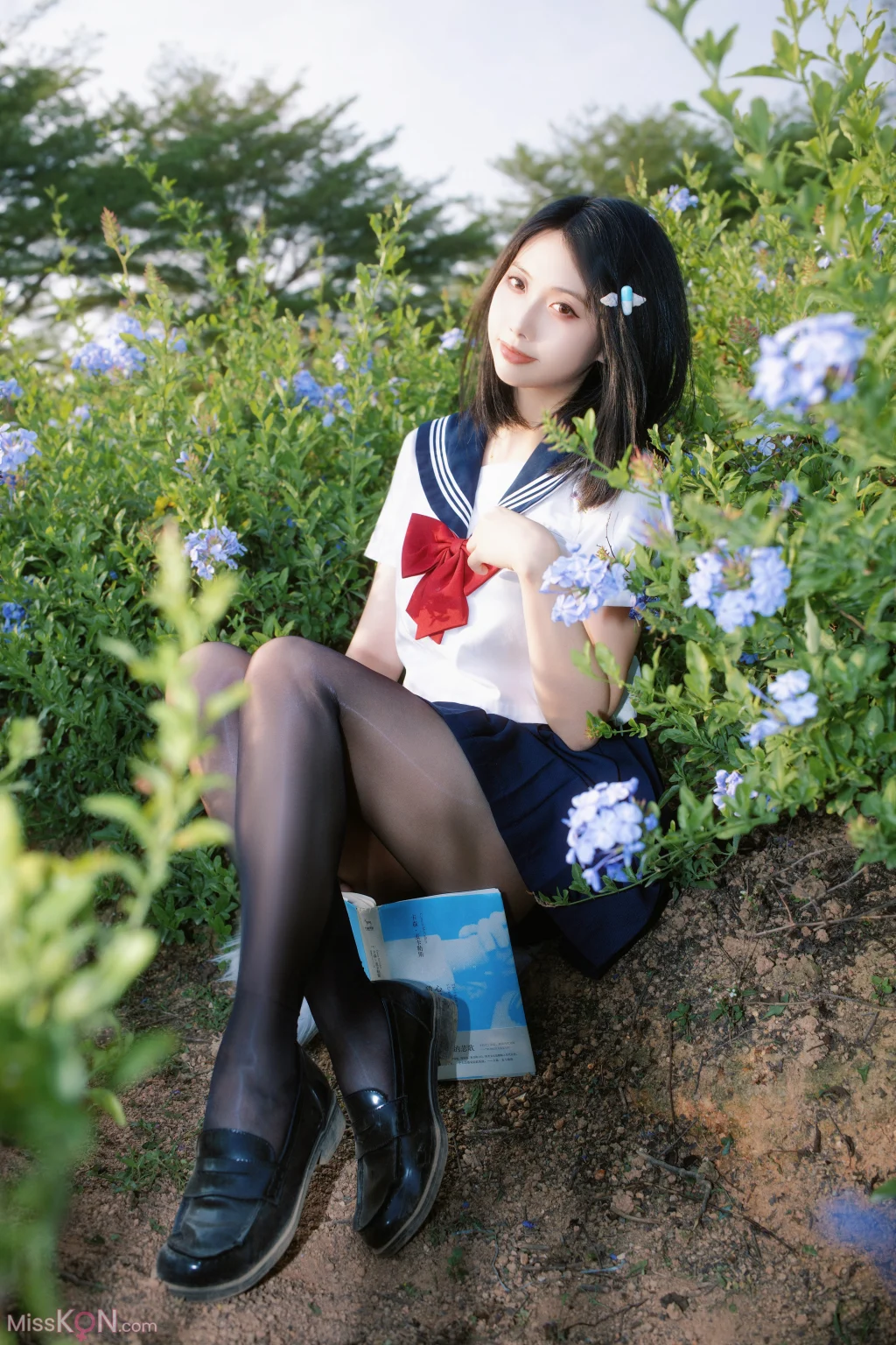 Coser@七只红豆: 蓝花JK (39 photos)