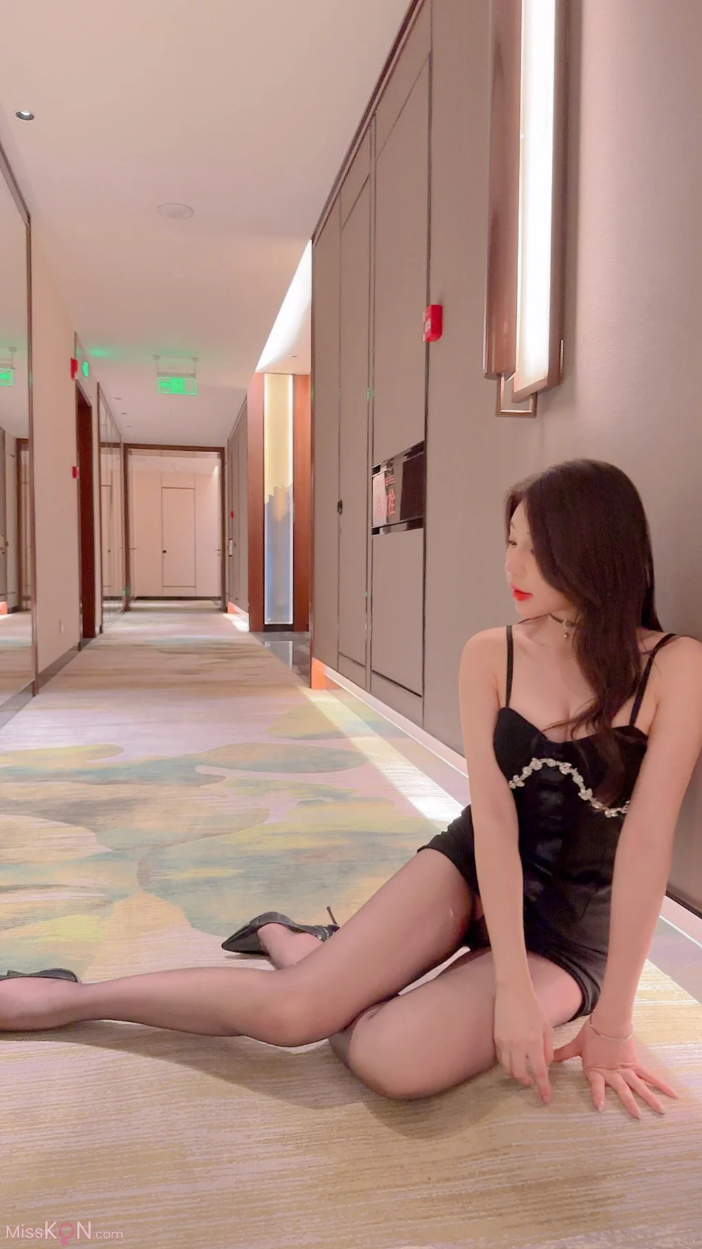 [内购无水印] 徐莉芝Booty: 秀人网模特 女友的温饱思淫欲 (35 photos + 1 video) – Page 2