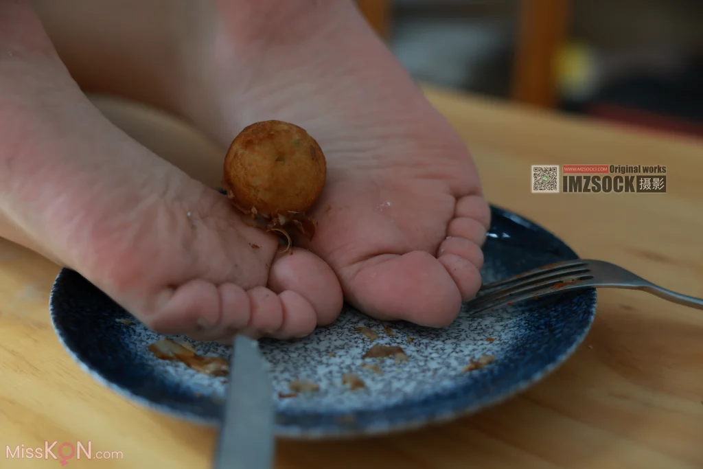 [MZSOCK爱美足] No.371: 雨萌 (102 photos + 1 video) – Page 2
