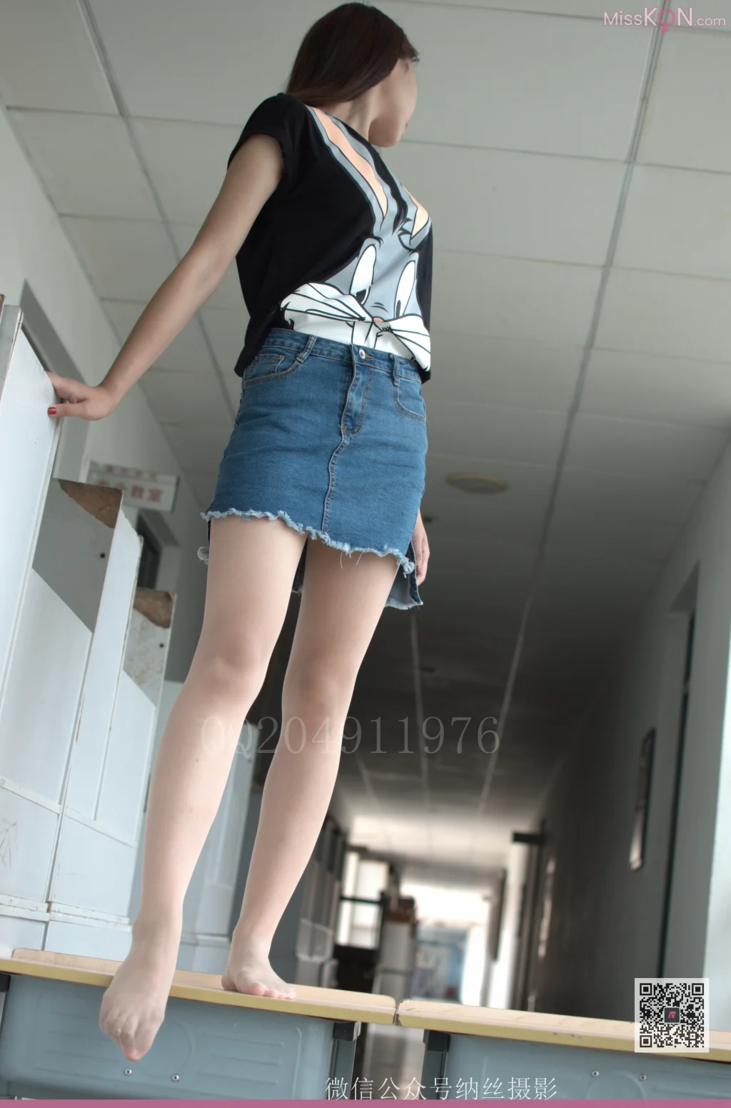[NS纳丝摄影] No.025: 王饭饭 在走廊，我把肉丝脱下来了 (91 photos + 1 video)