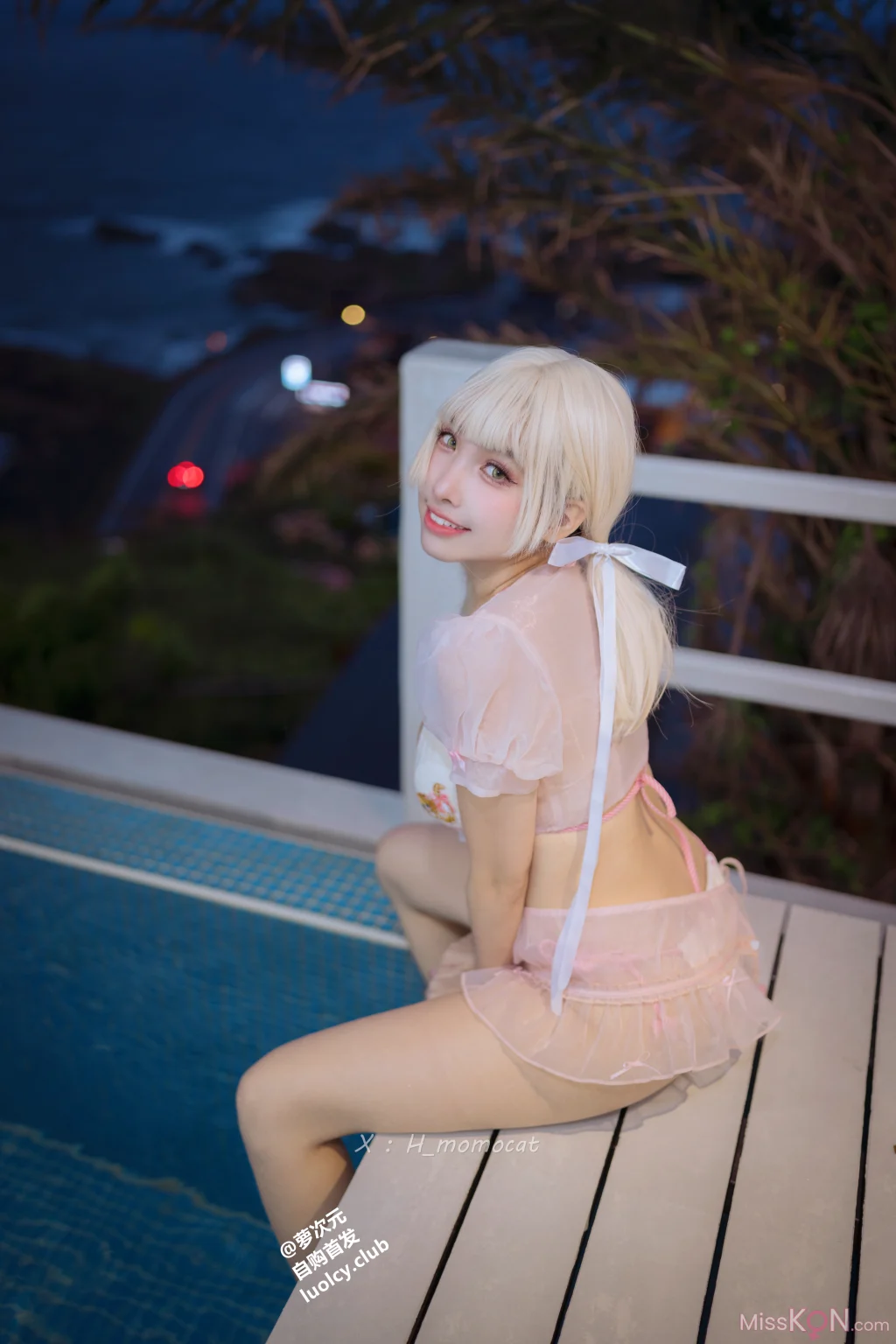Coser@慕慕Momo: SUMMER 泳装甜心 (8K Ver.) (49 photos + 1 video)