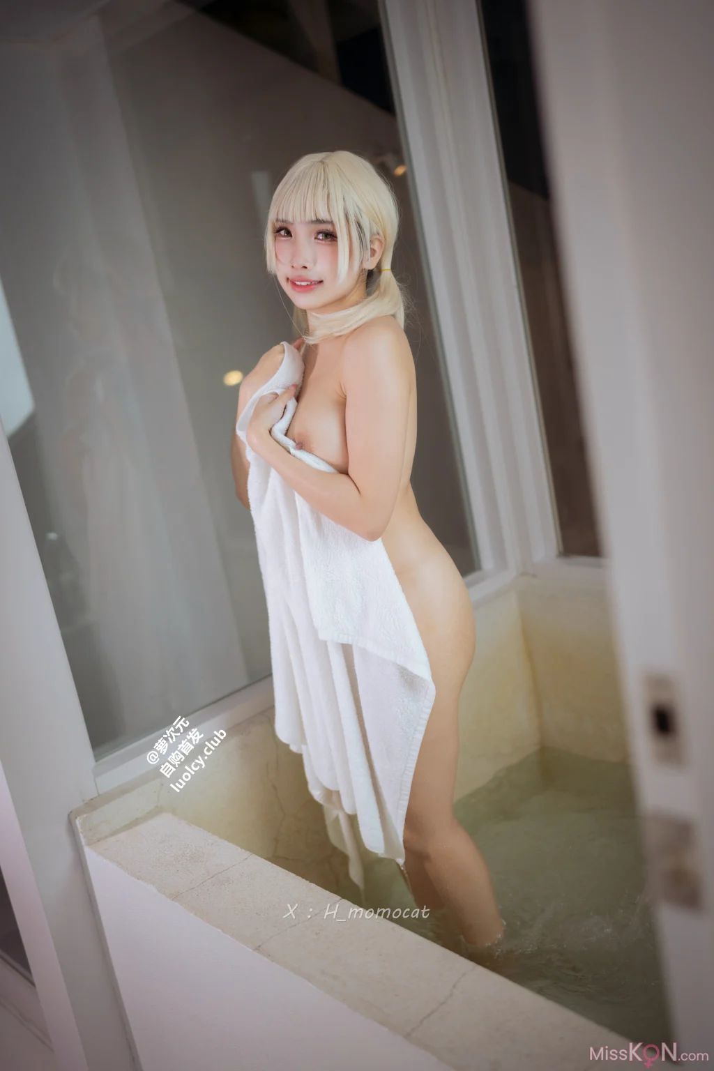 Coser@慕慕Momo: SUMMER 泳装甜心 (8K Ver.) (49 photos + 1 video)