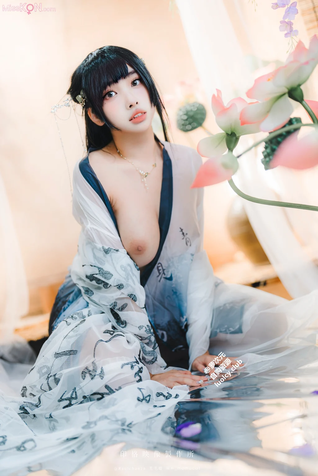 Coser@慕慕Momo: 古韻風華 (8K Ver.) (66 photos + 1 video)