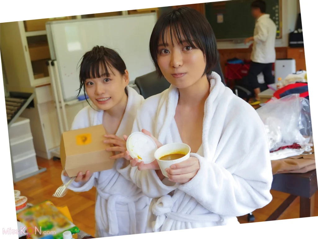 [JP] Kanon Urara (花音うらら) & Monami Suzu (もなみ鈴): In A World Of Beautiful, Pale Blue 美しい水縹の、世界で。 (70 photos)
