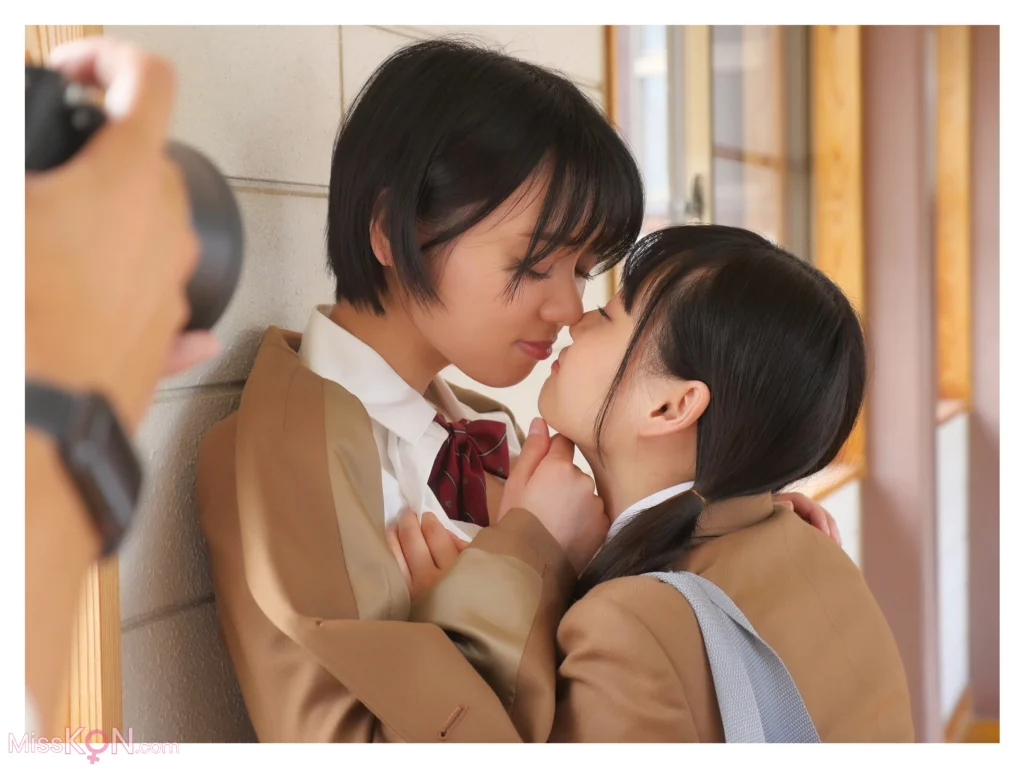 [JP] Kanon Urara (花音うらら) & Monami Suzu (もなみ鈴): In A World Of Beautiful, Pale Blue 美しい水縹の、世界で。 (70 photos) – Page 2