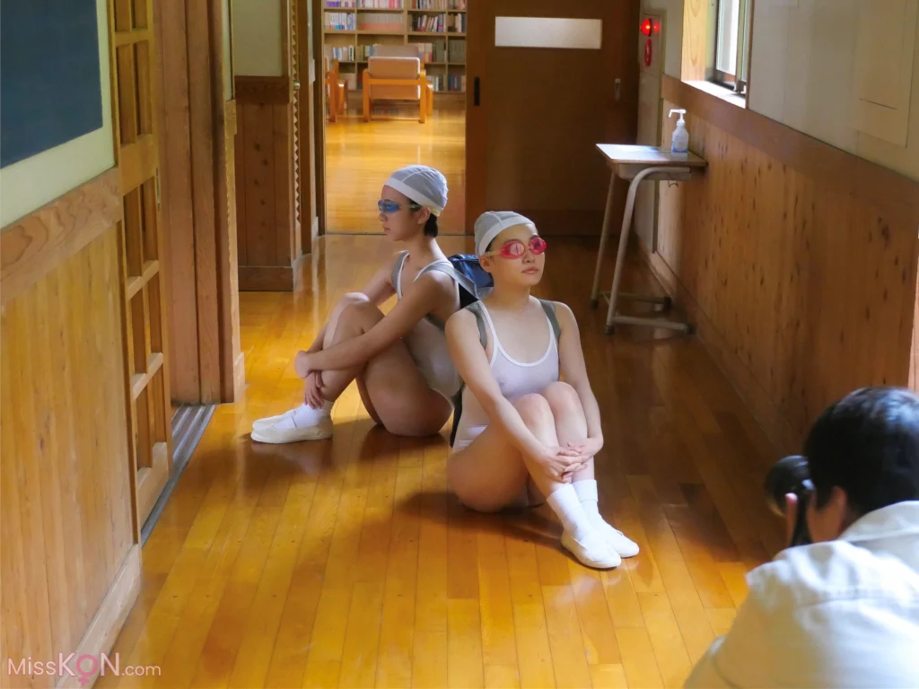 [JP] Kanon Urara (花音うらら) & Monami Suzu (もなみ鈴): In A World Of Beautiful, Pale Blue 美しい水縹の、世界で。 (70 photos) – Page 3