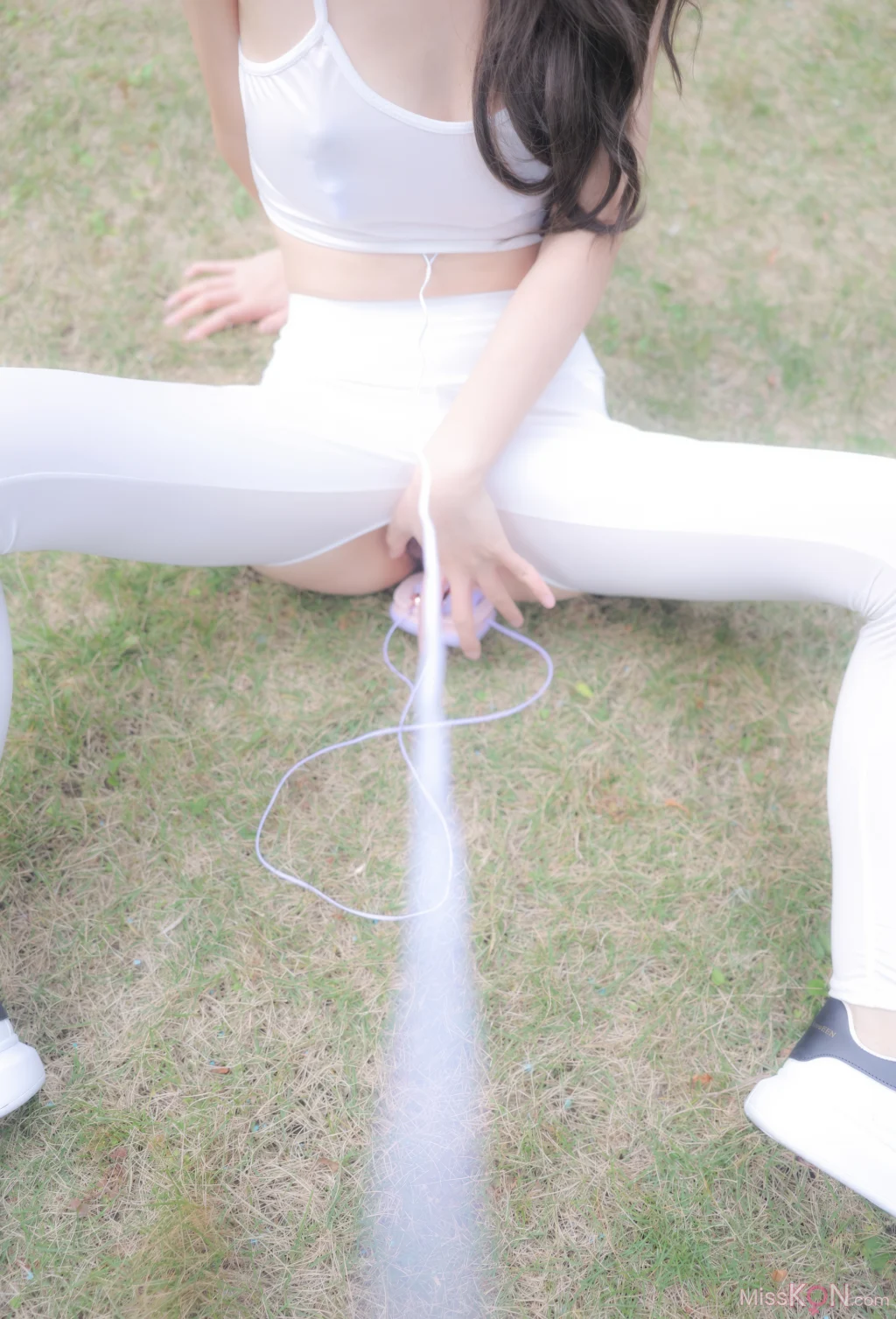 [内购无水印] 桃妖夭: 秀人网模特 户外 (80 photos)