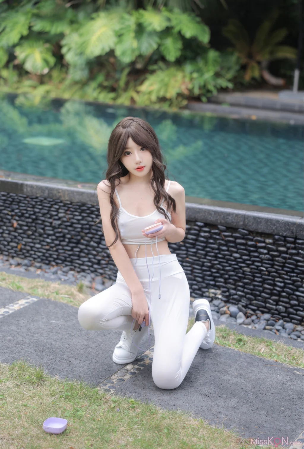 [内购无水印] 桃妖夭: 秀人网模特 户外 (80 photos)