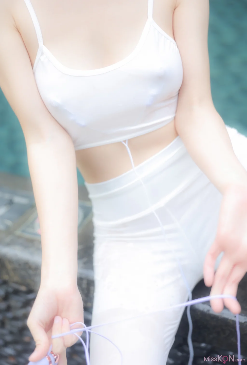 [内购无水印] 桃妖夭: 秀人网模特 户外 (80 photos)