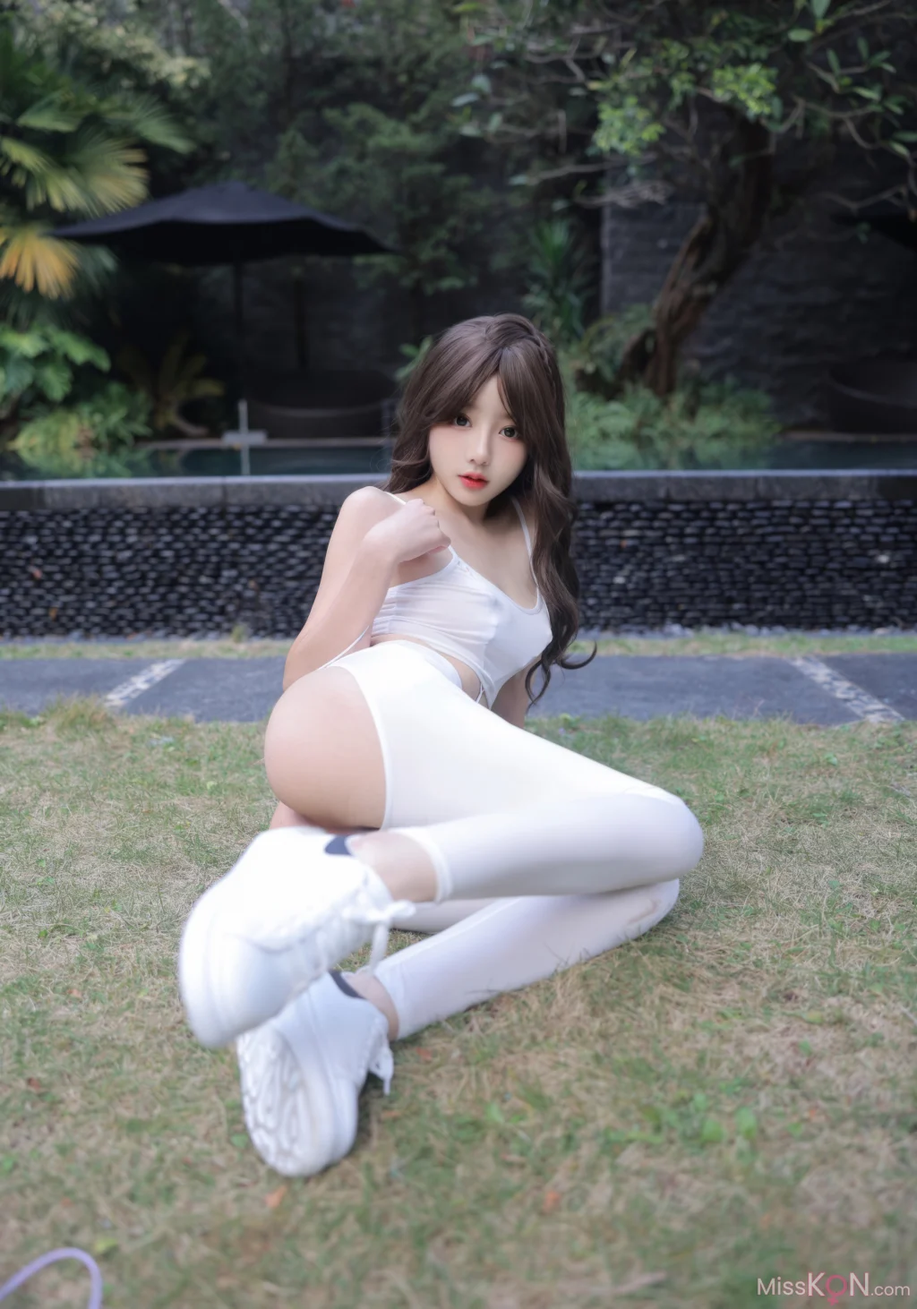 [内购无水印] 桃妖夭: 秀人网模特 户外 (80 photos)