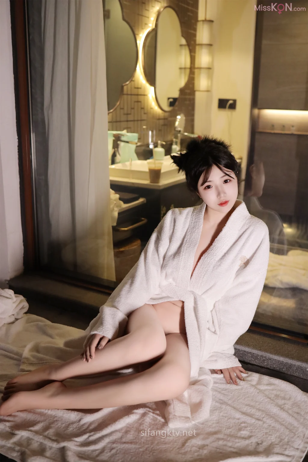 [XR Uncensored] Chen Xiaohua (陈小花): R18 秀人网模特 SPA按摩 (71 photos + 1 video)