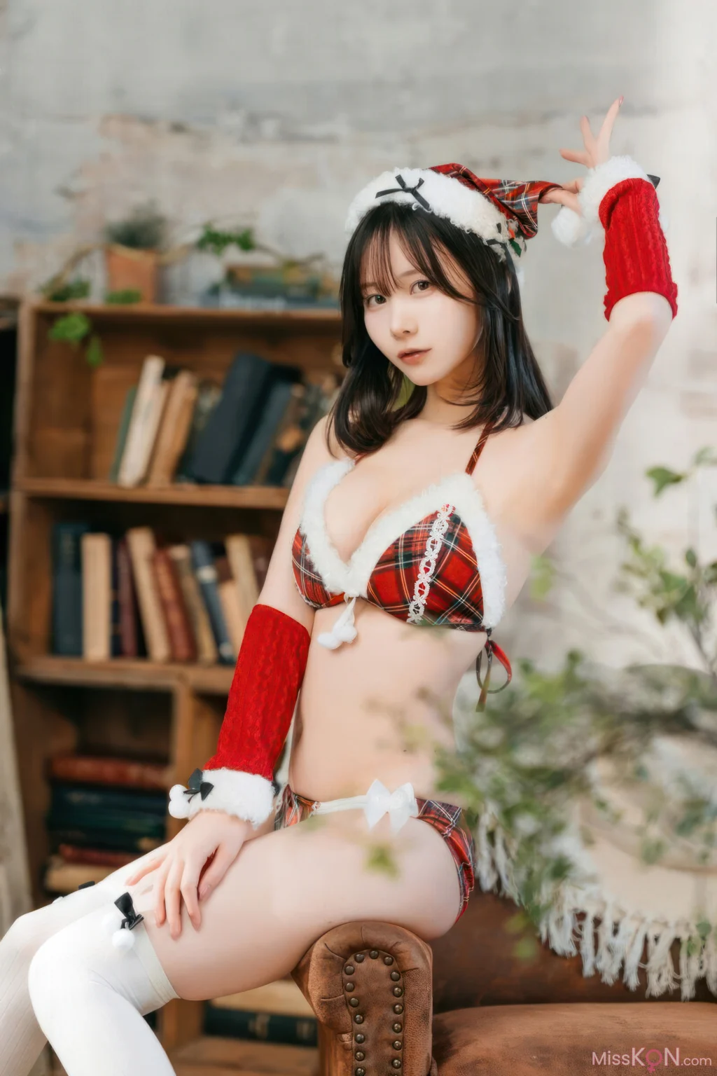 Coser@けん研 (けんけん): Fantia 2024.12 (190 photos) – Page 2