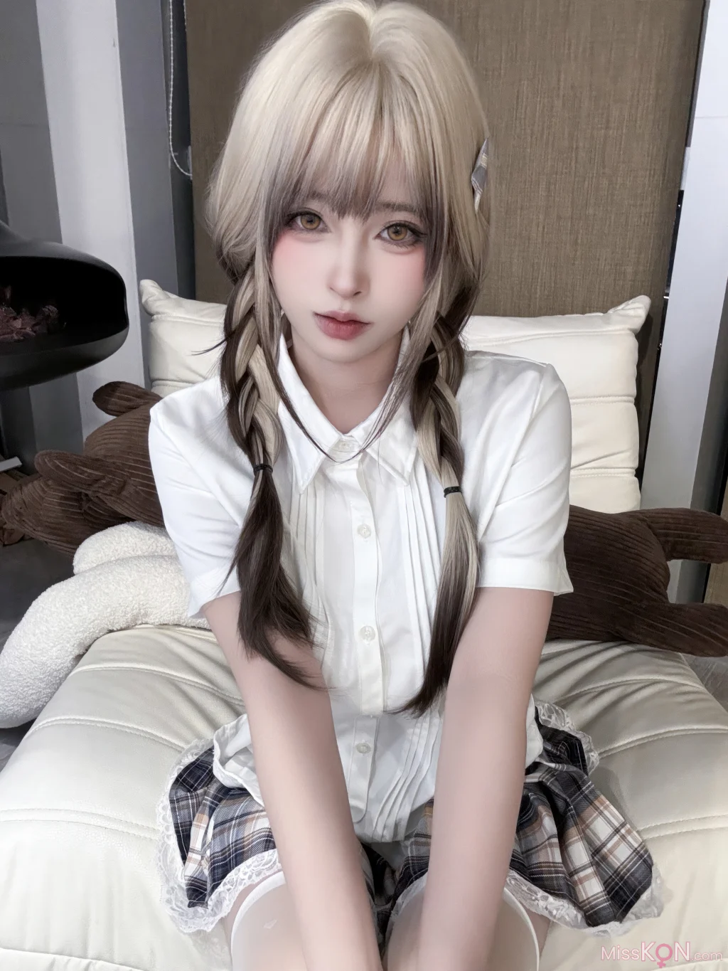 Coser@清水由乃: 白衫碎影 (55 photos + 1 video)