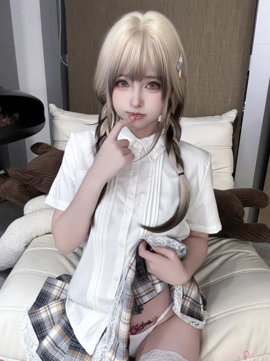 Coser@清水由乃: 白衫碎影 (55 photos + 1 video)