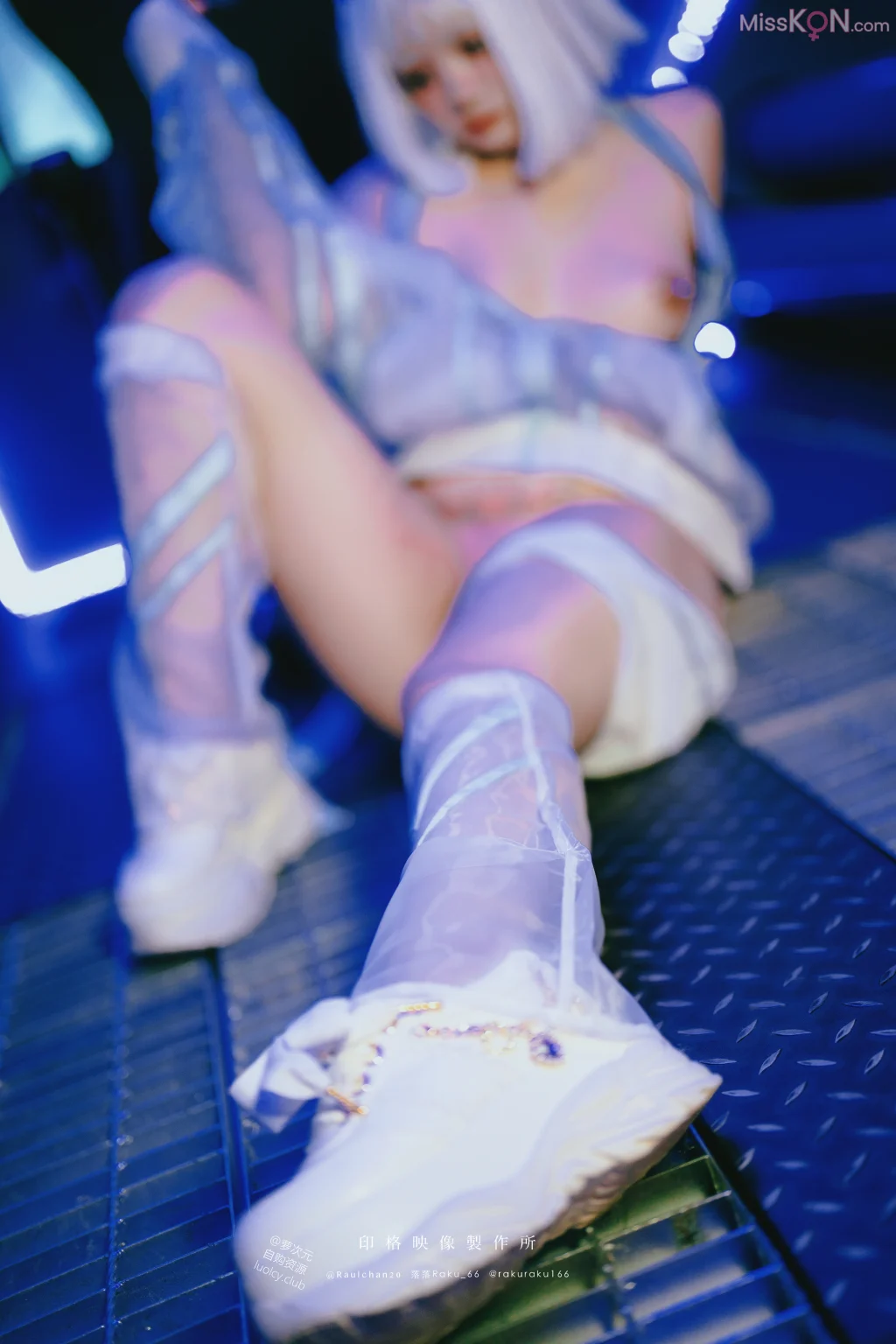 Coser@落落Raku: 侵略者V日常 (8K Ver.) (52 photos + 1 video) – Page 2