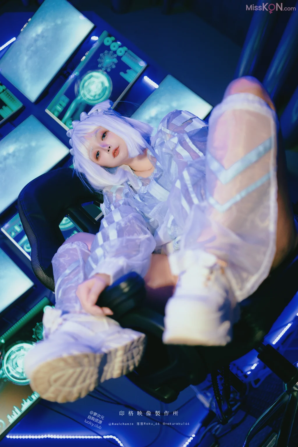 Coser@落落Raku: 侵略者V日常 (8K Ver.) (52 photos + 1 video) – Page 2