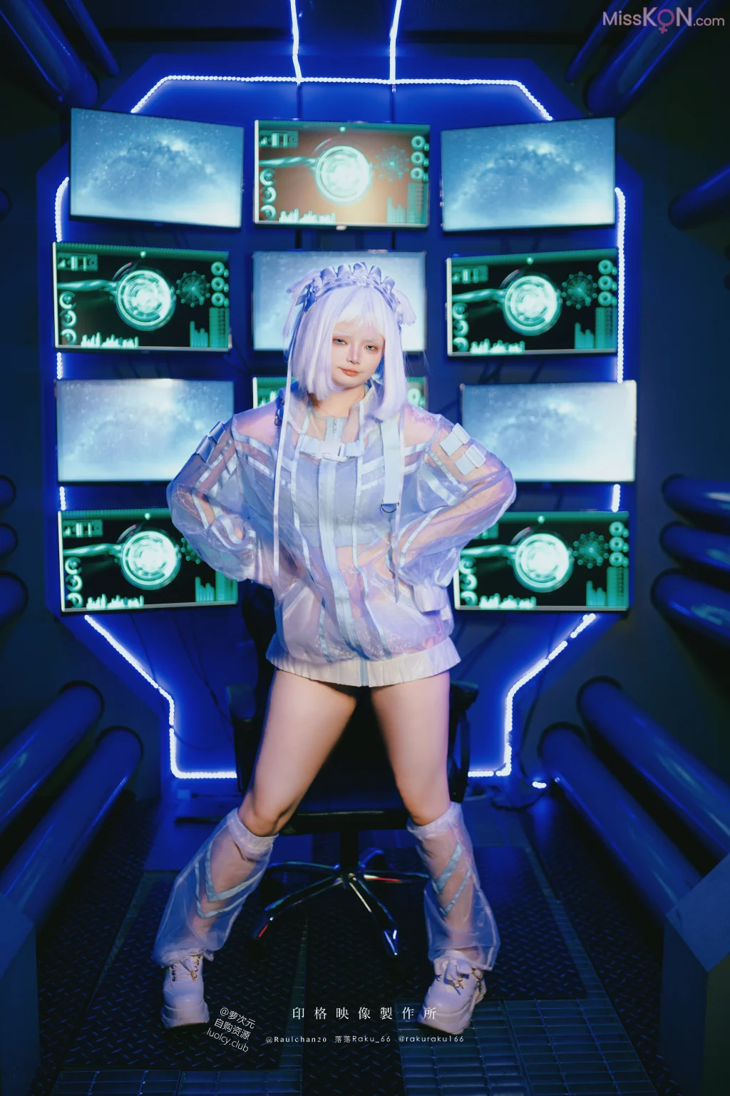 Coser@落落Raku: 侵略者V日常 (8K Ver.) (52 photos + 1 video) – Page 2