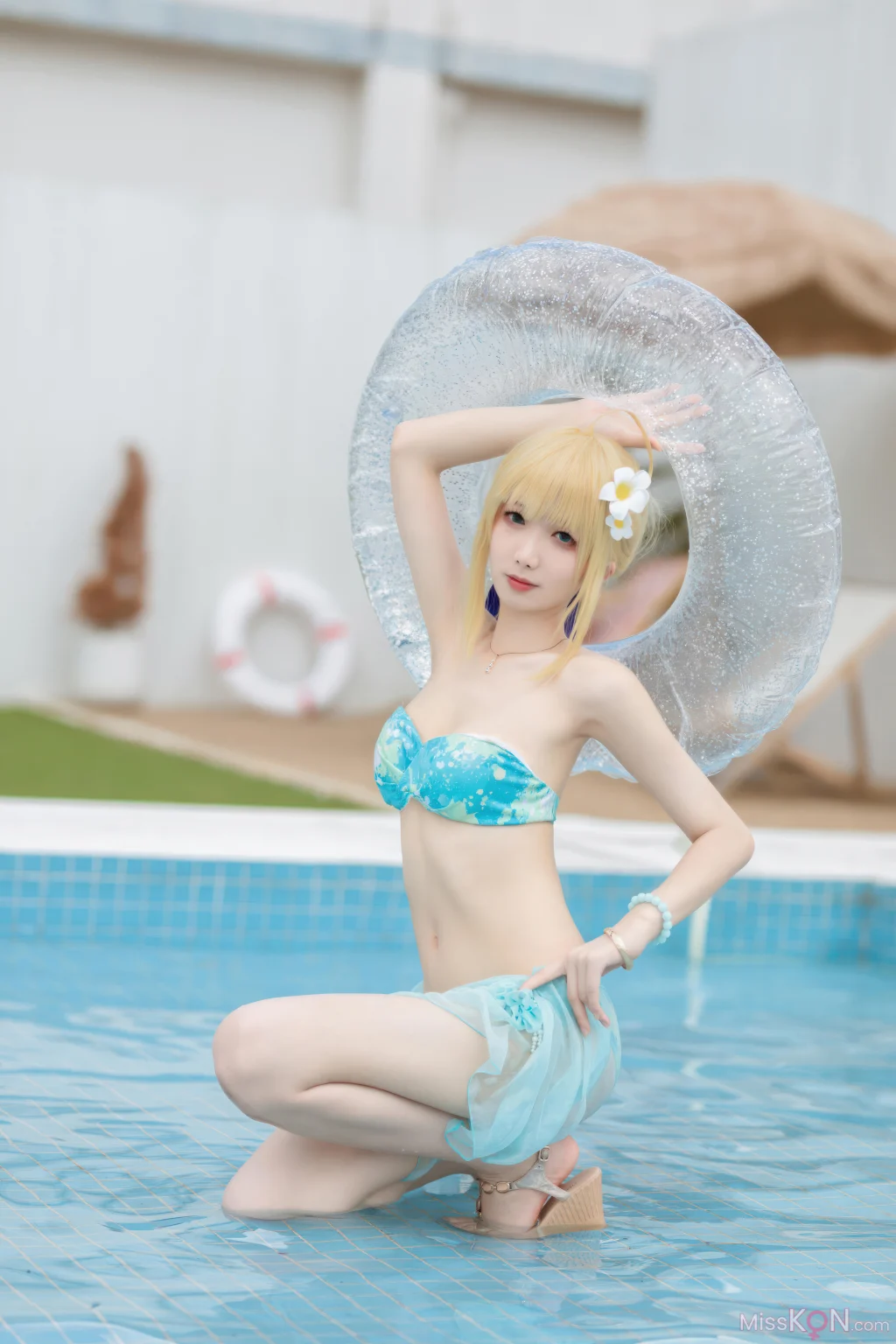 Coser@封疆疆v: FGO Saber 泳装 (49 photos)
