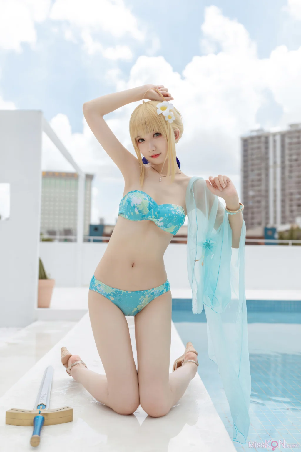 Coser@封疆疆v: FGO Saber 泳装 (49 photos)