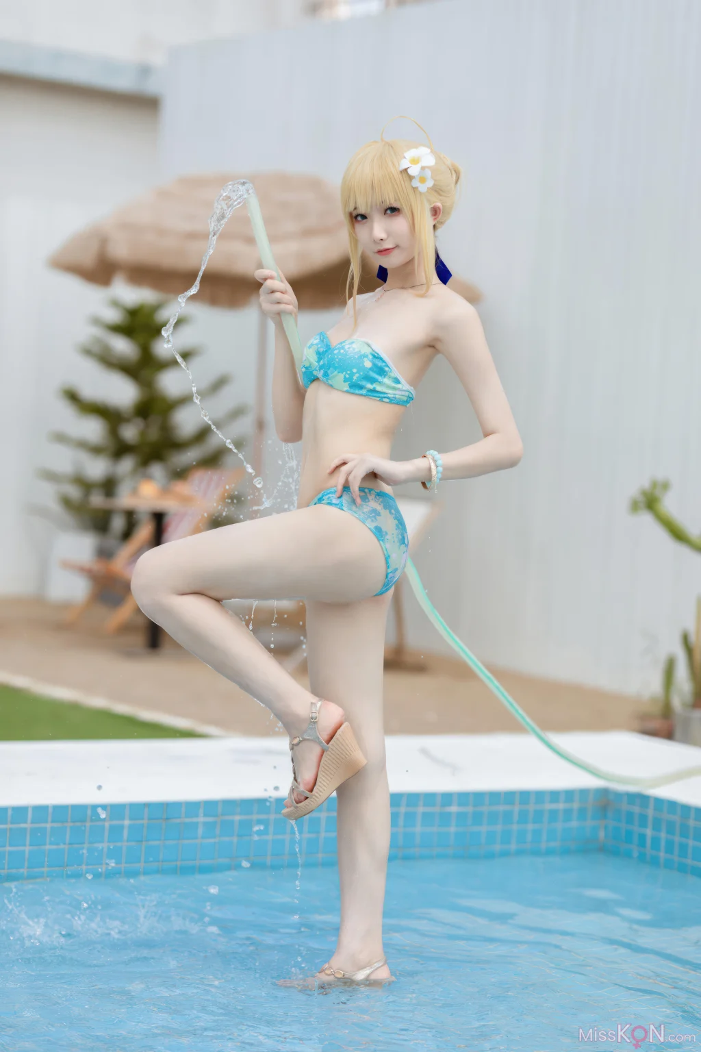 Coser@封疆疆v: FGO Saber 泳装 (49 photos) – Page 2