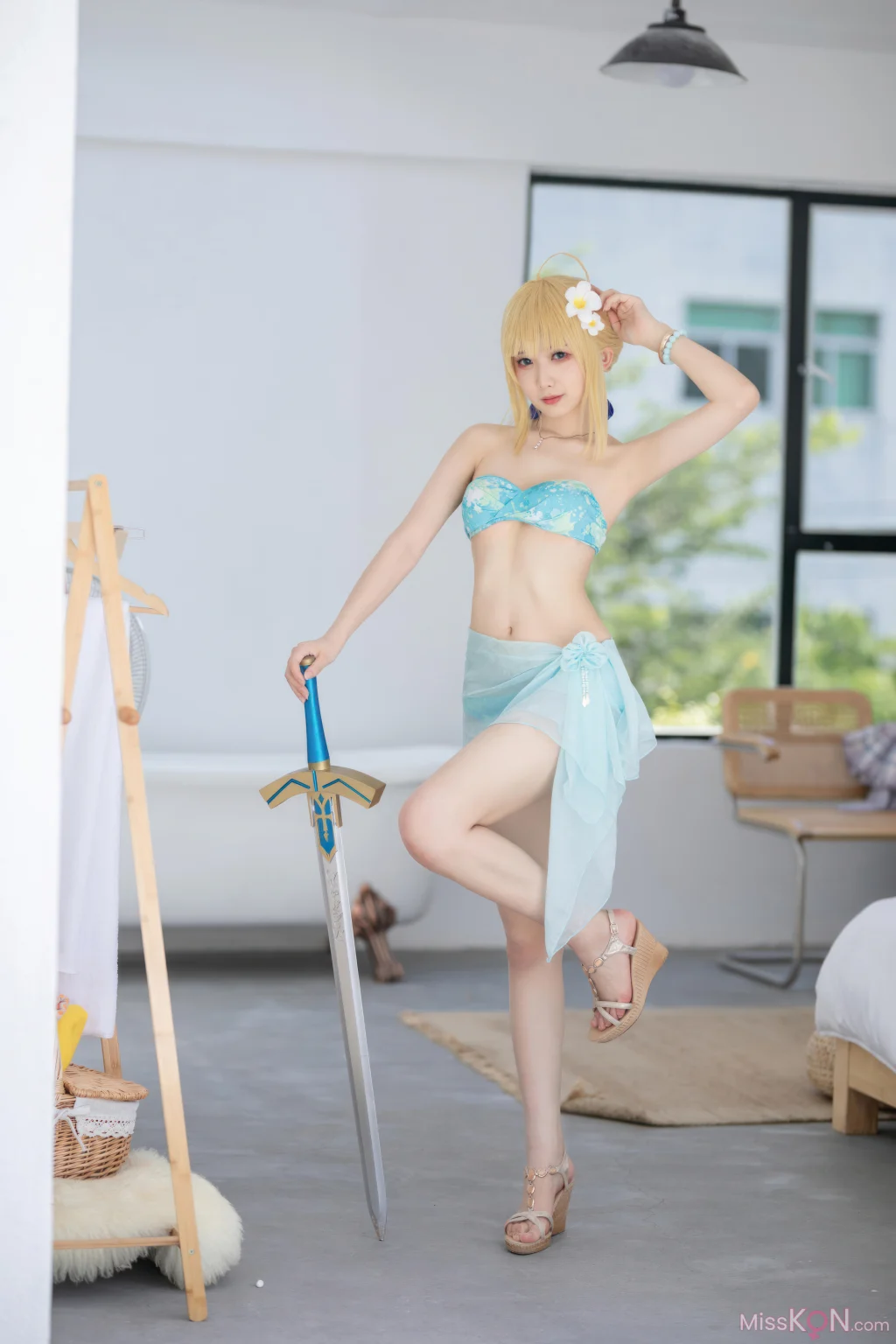 Coser@封疆疆v: FGO Saber 泳装 (49 photos) – Page 2