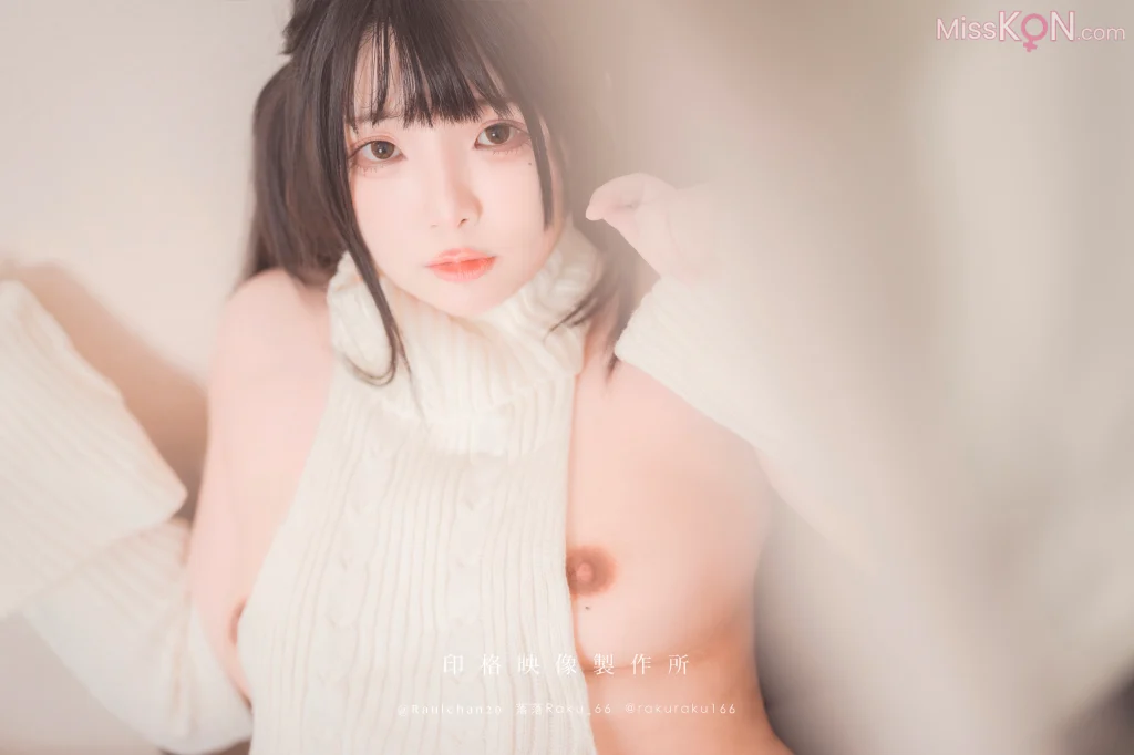 Coser@落落Raku: Hentai Sweater (41 photos + 1 video)