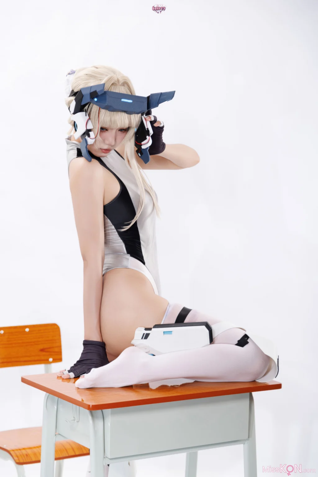 Coser@柒柒要乖哦: 蔚蓝档案 飞鸟马时 竞泳 (64 photos)