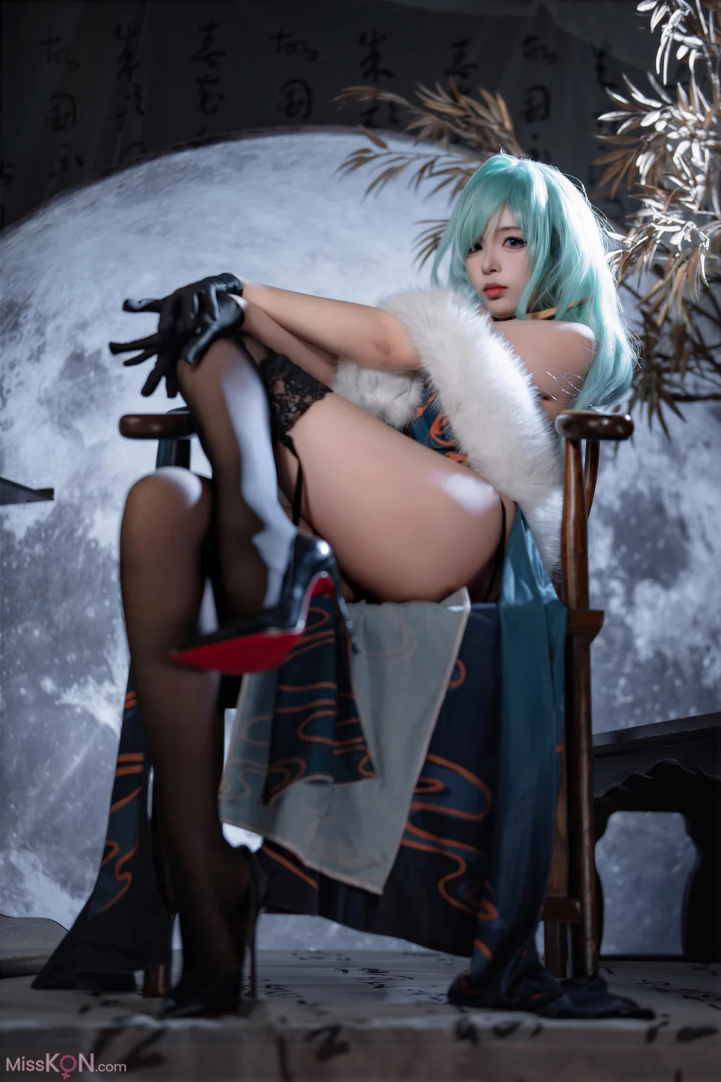 Coser@轩萧学姐: 碧蓝航线 莫斯科旗袍 (50 photos)