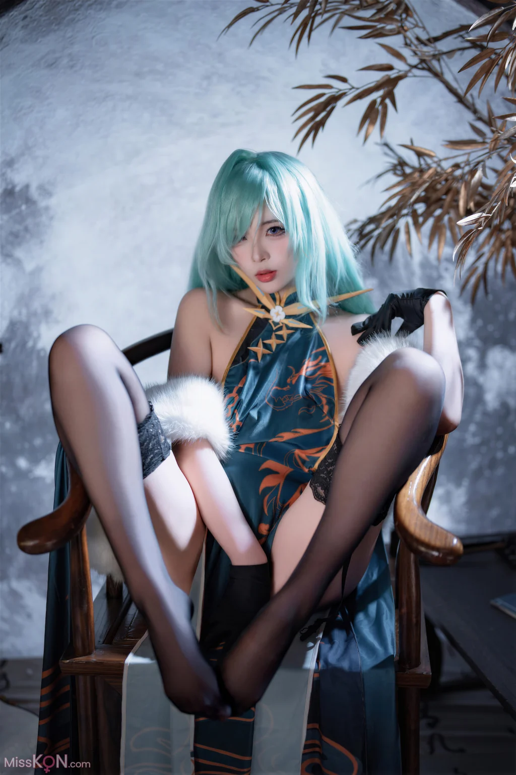 Coser@轩萧学姐: 碧蓝航线 莫斯科旗袍 (50 photos)