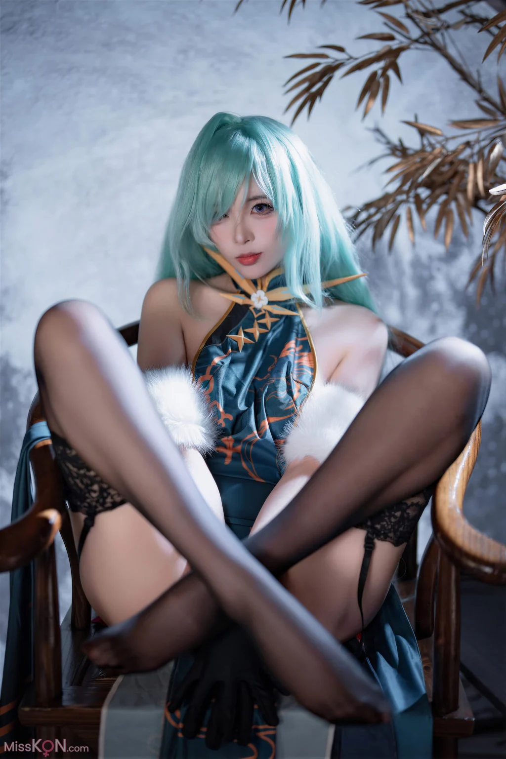 Coser@轩萧学姐: 碧蓝航线 莫斯科旗袍 (50 photos)