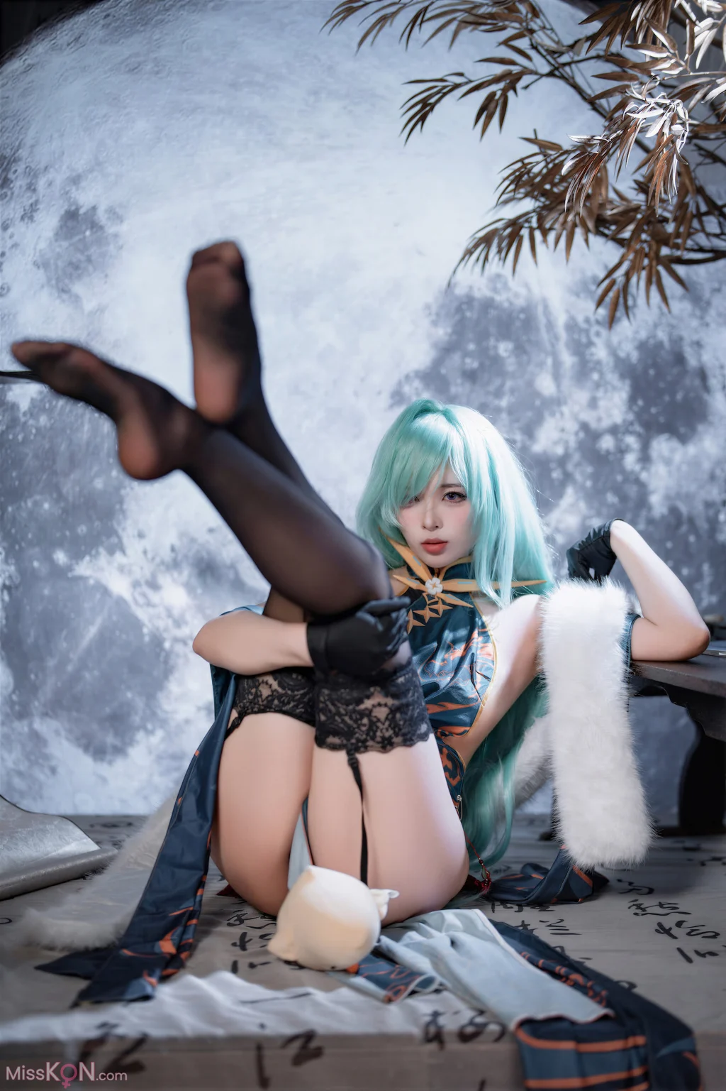 Coser@轩萧学姐: 碧蓝航线 莫斯科旗袍 (50 photos)
