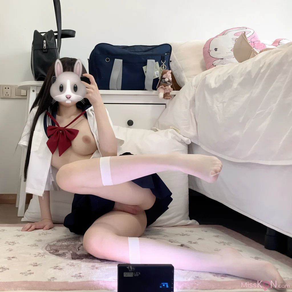 [OtherXXX] 18jkpeach(仙仙桃一颗甜桃): JK黑丝短袜自慰喷水 (151 photos + 1 video)