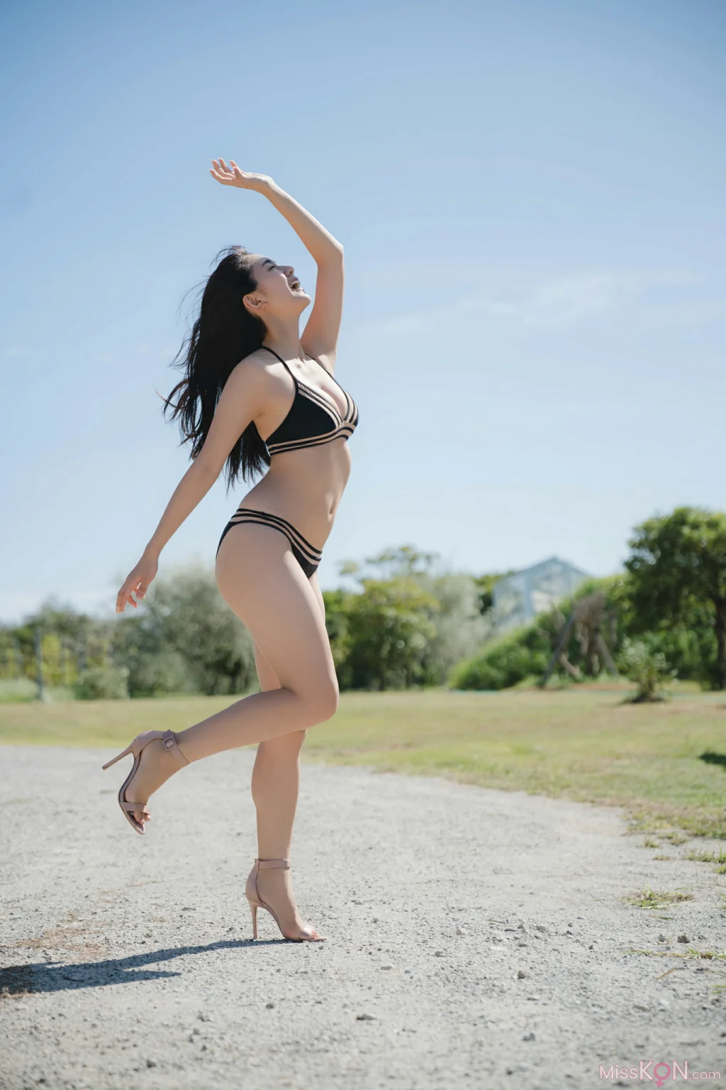 [JP] Toyoda Runa (豊田ルナ): FRIDAYデジタル写真集 無邪気な熱視線 ｖｏｌ．１ +  ｖｏｌ．２ (192 photos)