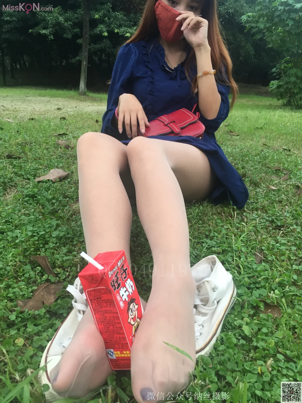 [NS纳丝摄影] No.048: 璐璐 萌妹子肉丝美腿 (82 photos)