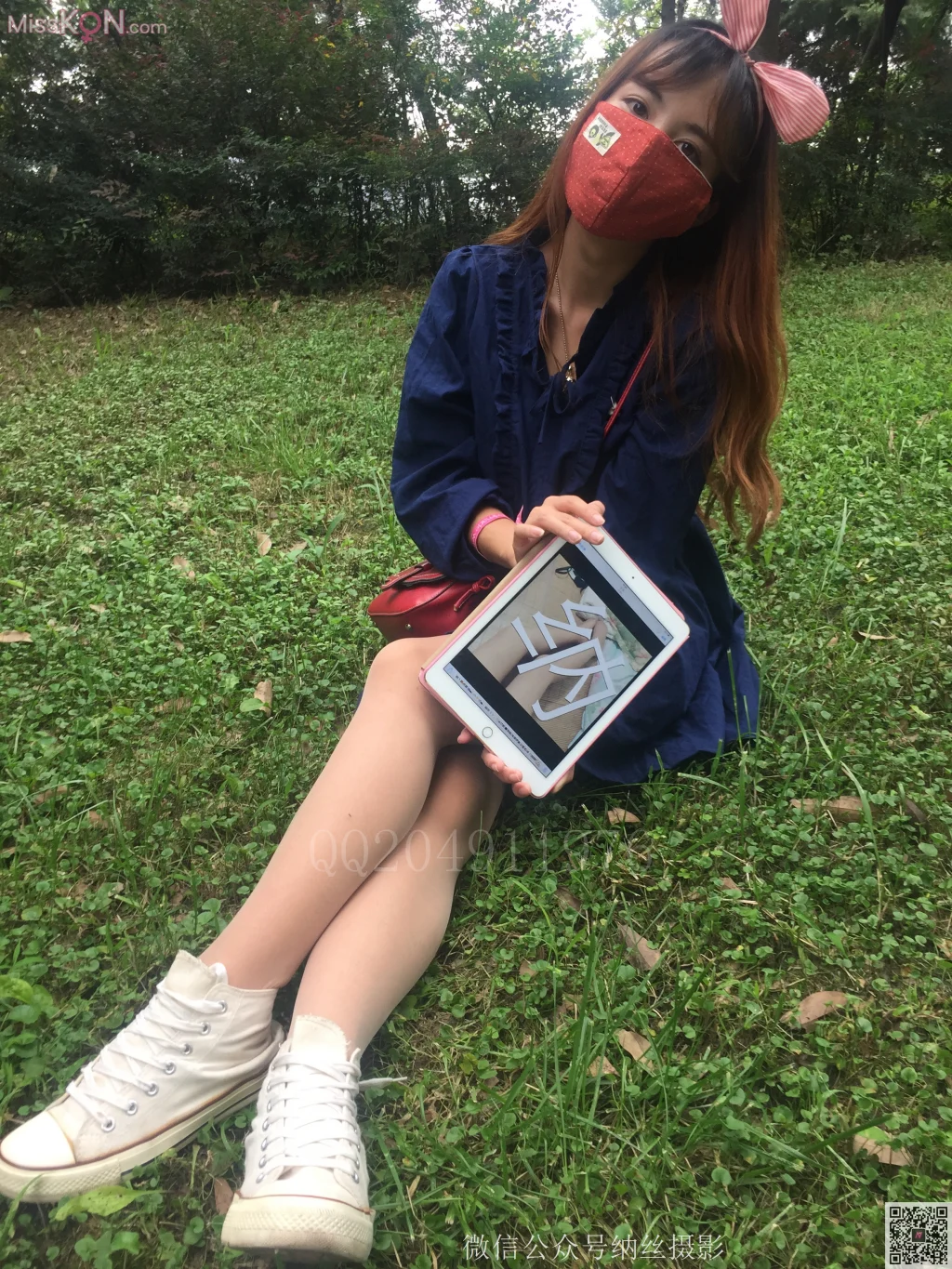 [NS纳丝摄影] No.048: 璐璐 萌妹子肉丝美腿 (82 photos)