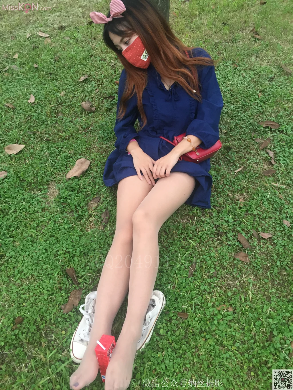 [NS纳丝摄影] No.048: 璐璐 萌妹子肉丝美腿 (82 photos)