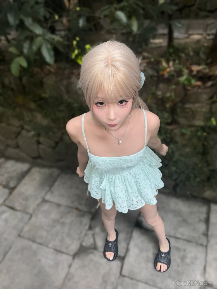 [OtherXXX] 小屁大王(屁小六): 极品福利姬裸舞合集 (118 photos + 252 videos)