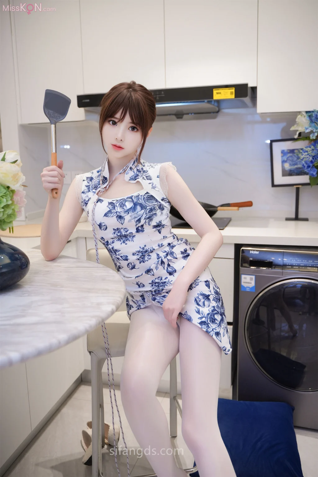 [XR Uncensored] 梦灵儿: R18 秀人网模特 旗袍配白丝 (119 photos + 1 video) – Page 2